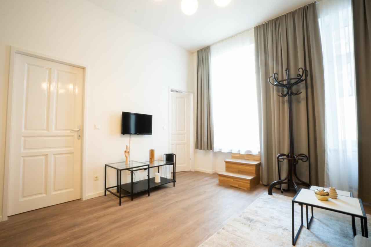 Spacious Apartment With Huge Shared Terrace And Grill Located Between City Centre And Donau River Виена Екстериор снимка