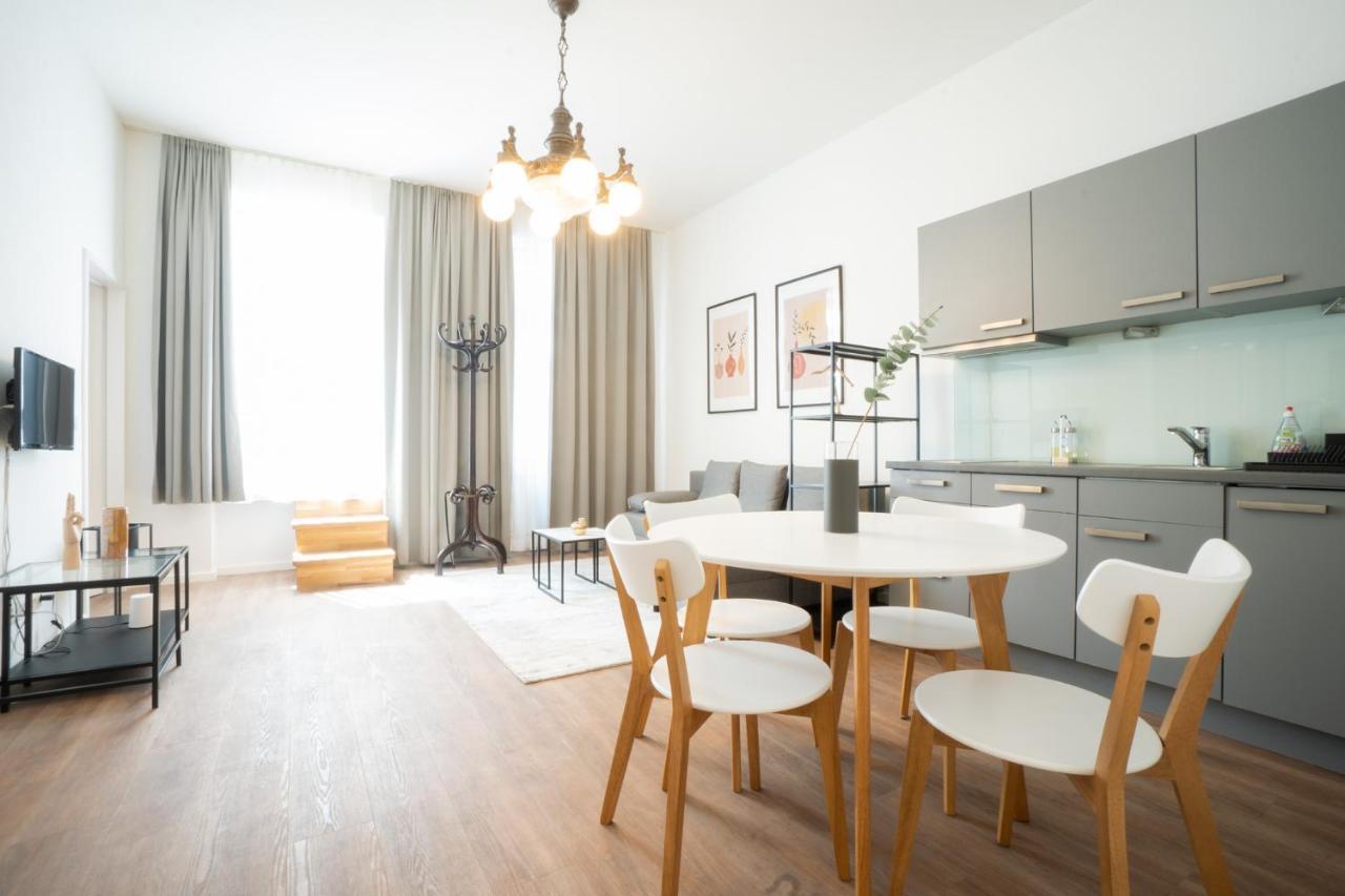 Spacious Apartment With Huge Shared Terrace And Grill Located Between City Centre And Donau River Виена Екстериор снимка