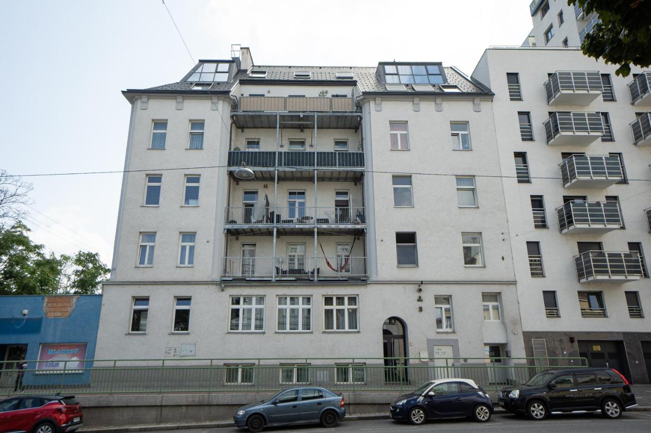 Spacious Apartment With Huge Shared Terrace And Grill Located Between City Centre And Donau River Виена Екстериор снимка
