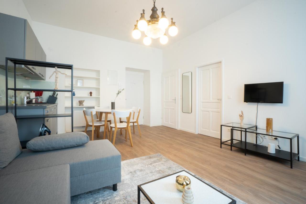 Spacious Apartment With Huge Shared Terrace And Grill Located Between City Centre And Donau River Виена Екстериор снимка